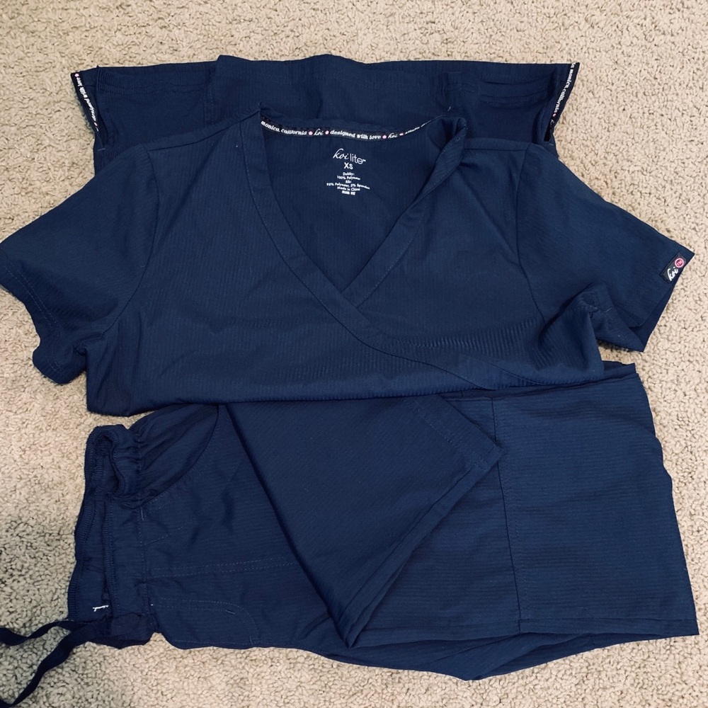 Navy Koi Lite Scrub set